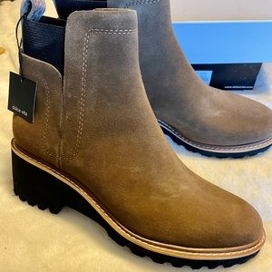 Brand New! Dolce Vita ankle boots suede